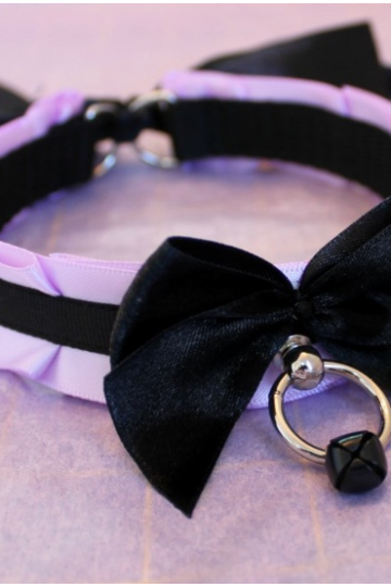 Lavender and Black Collar